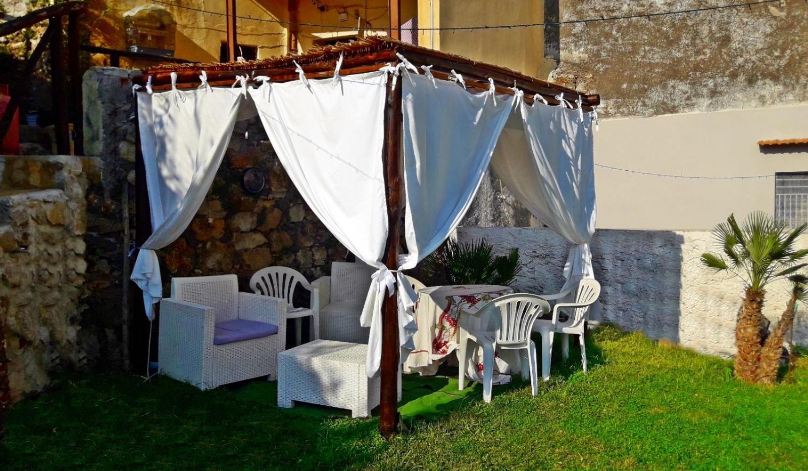 Al Castello Di *